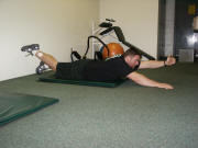 Back Strength Training – easy – alternating supermen