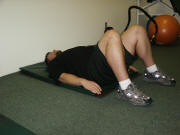 Back Strength Training – easy – pelvic tilt