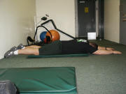Back Strength Training – easy – alternating supermen
